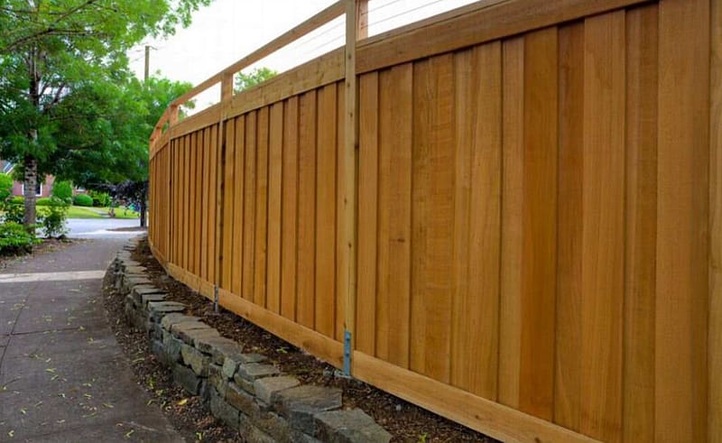 Installing and Maintaining a Wood Fence St. Louis MO